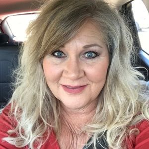 Meet your Posher, Cyndi